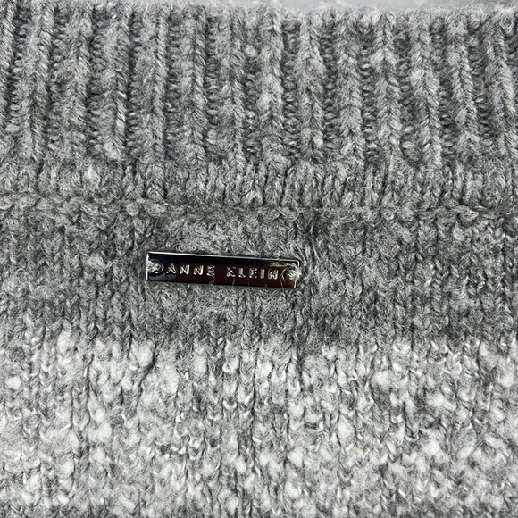 Anne Klein Gray Checkered Women's Sweater Long Sleeved Crew Neck Sz M Fall Chic - Picture 10 of 10